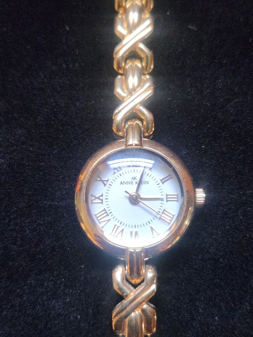 Vintage Anne Klein Gold Tone Women's Watch X-Link Bracelet Roman Numeral